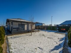 Clinceni, casa pe parter, curte matura, complex linistit